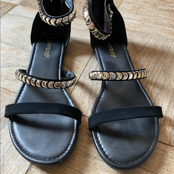 Sandals - Picture 2 of 4